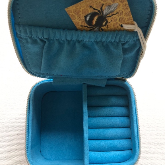 New Bee Travel Jewelry Box - Picture 2 of 4